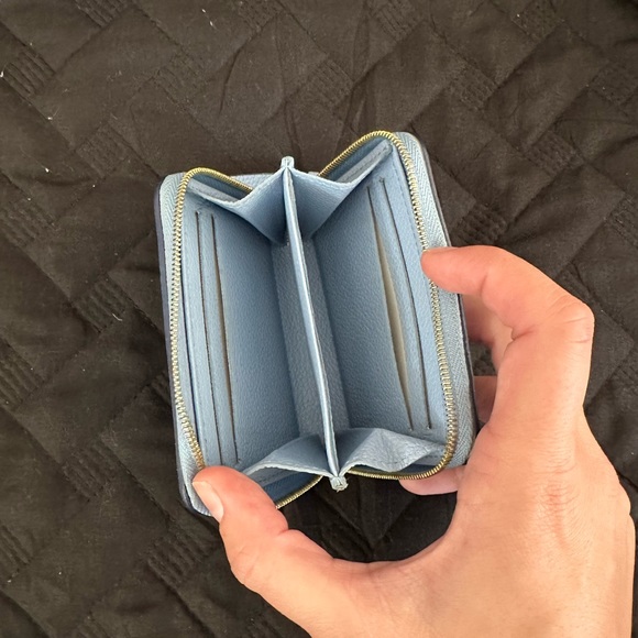 Louis Vuitton by the pool blue zippy wallet - Picture 5 of 9